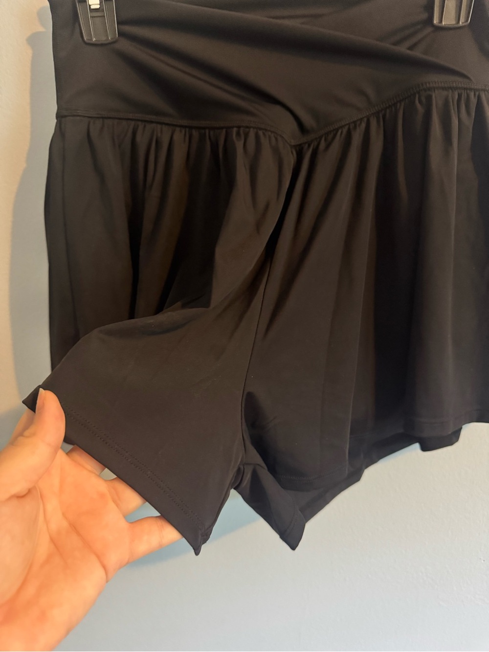 Women's Black High-Waist Flowy Shorts - Picture 5 of 6